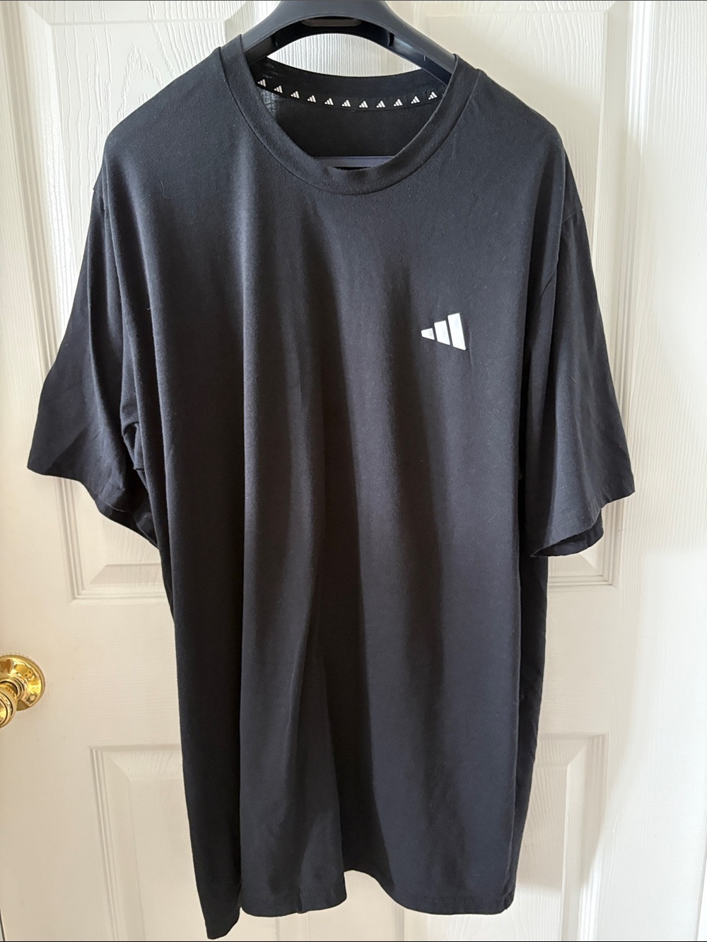 adidas Men’s Black Aeroready Short-Sleeve Crewneck T-Shirt with Small White Logo